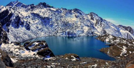 langatng-gosaikunda-lake-landscape