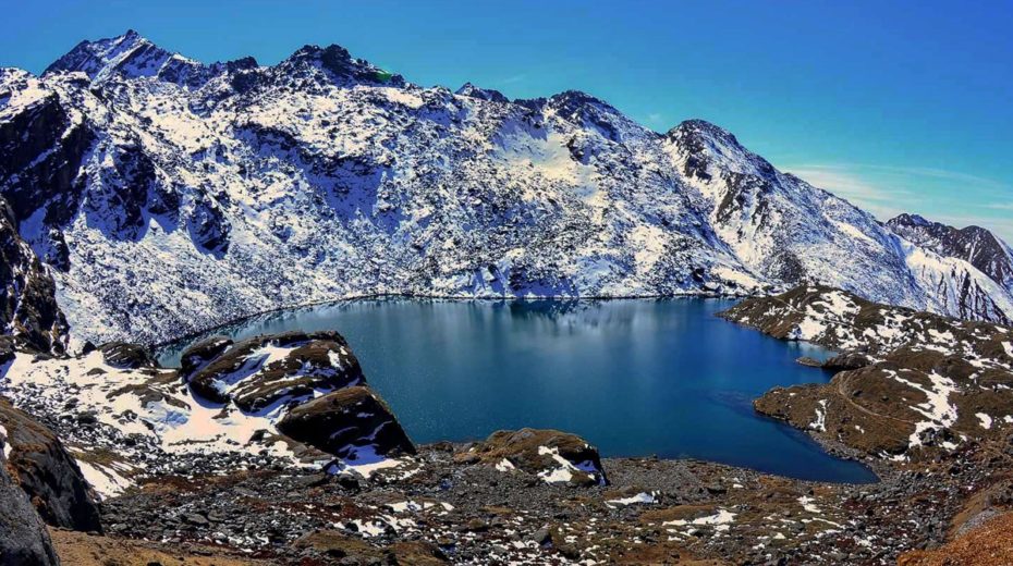 langatng-gosaikunda-lake-landscape